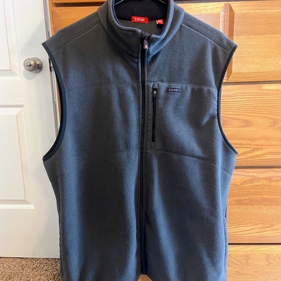 Izod Gray Vest for Versatile Layering - Picture 1 of 7